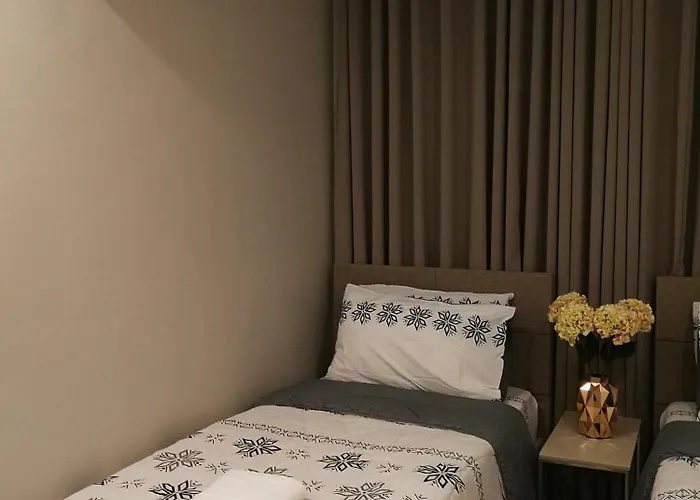 Villa Adria Residences - Diamond Garden - 2 Bedroom Unit For 4 Person *